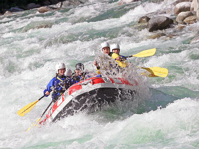 Cofanetto regalo Adrenalina sul fiume Sesia: 1 discesa in rafting a Vercelli