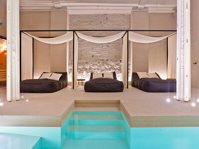 Caja regalo Signature Spa at Yurbban Passage Hotel & Spa: 1 masaje de 50 min y acceso al spa de 30 min