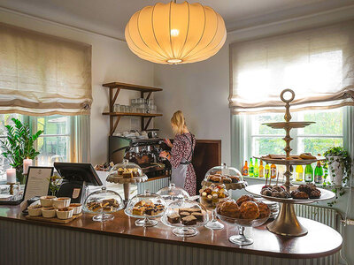 Box Herrängens Gård: lunch på hundvänligt café