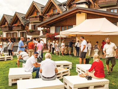 Cofanetto Deliziosa cena con bottiglia di vino inclusa al ristorante de Il Piccolo Dolomiti Resort in Trentino