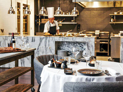 Ophold for 2 med 3-retters middag og bobler på Comwell Holte