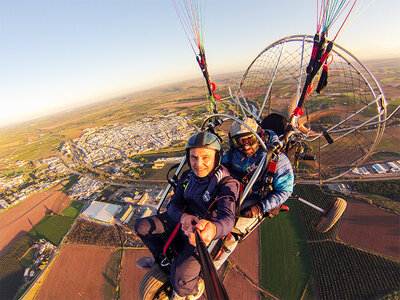 Caja regalo Vuelo en paramotor de 30 minutos en Coria del Río para 1 persona