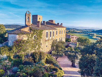 Caja regalo Girona encantada: 1 noche y desayuno en el Hotel Castell d'Empordà 4*