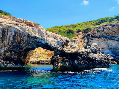 Cofanetto Alla scoperta delle spiagge e delle grotte delle Isole Tremiti con traghetto e tour in barca per 2