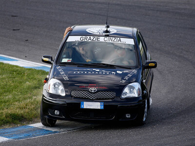 Coffret Expérience de conduite avec les yeux bandés et apéritif pour 2 personnes