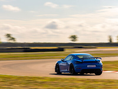 Stage de pilotage : 2 tours sur le circuit de Fay-de-Bretagne en Porsche Cayman 718 GT4