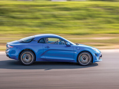 Stage de pilotage : 2 tours sur le circuit de Fay-de-Bretagne en Alpine A110 R