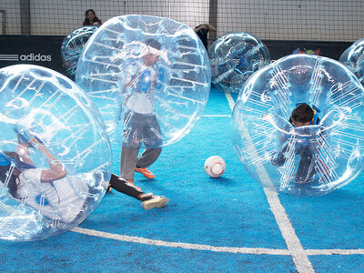 Fußball mal anders: Bubble Ball Session in Berlin für 6 Personen