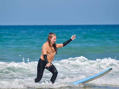 Caja Clase de surf en Cádiz de 2 horas para 1 persona