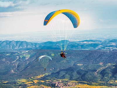 Un bautismo de vuelo en parapente biplaza de 1 hora y 30 minutos en el Prepirineo leridano