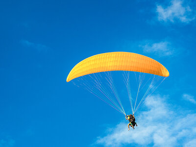 Vuelo en parapente biplaza «Morning Glory» de 1h y media desde el Montsec para 2