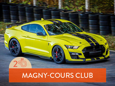 Coffret cadeau Stage de pilotage : 2 tours sur le circuit de Magny-Cours en Ford Mustang Shelby GT500