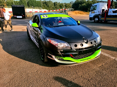 4 rondes meerijden in een Renault Megane RS III in Zolder