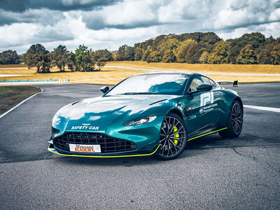 Stage de pilotage : 2 tours en Aston Martin Vantage F1 sur circuit