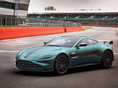 Stage pilotage : 2 tours sur le circuit de Fay-de-Bretagne en Aston Martin Vantage F1