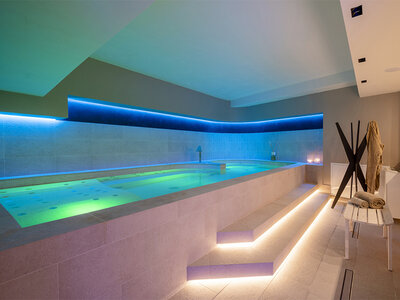 Cofanetto regalo 1 notte in hotel 4* a Rimini con romantica parentesi di benessere