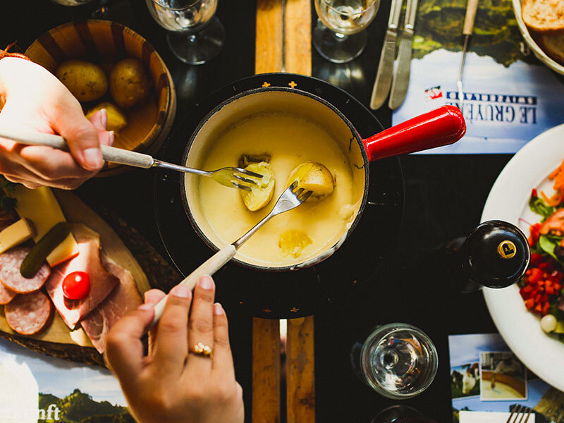 2 nuits avec fondue à l'Hotel Bernina de Poschiavo à 2 300 m d'altitude