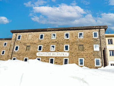 Coffret 2 nuits à l'Hotel Bernina avec randonnée en raquettes sous le ciel étoilé de Poschiavo