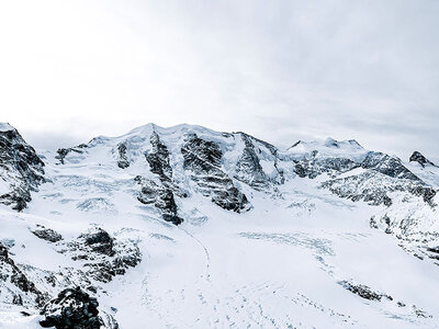 2 nuits à l'Hotel Bernina avec randonnée en raquettes sous le ciel étoilé de Poschiavo