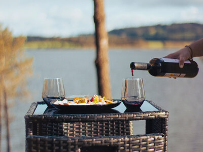 Caja Escapada gallega: 1 noche en cabaña con desayuno en Naturmaz para 2 personas