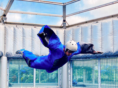 Geschenkbox Einzigartiges Airlebnis beim Indoor-Skydiving in Hückelhoven