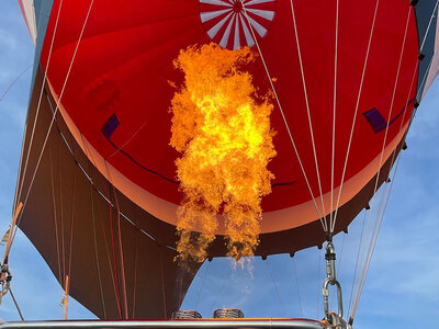 Schwebende Träume bei 1 Heißluftballonfahrt über Bayern