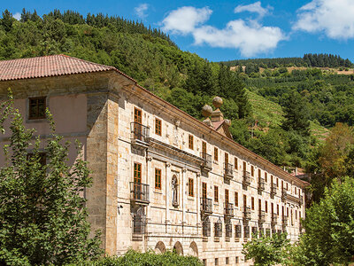 Caja regalo ¡Escapada a la montaña! 1 noche en el Parador de Corias 4* para 2