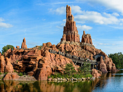 Cadeaubon Disneyland® Paris: Eco Winter-tickets voor 2 personen en 1 kind (2 parken)