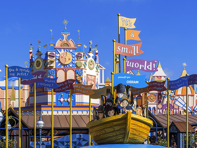 Cadeaubon Disneyland® Paris: Low-tickets voor 2 personen en 1 kind (2 parken)