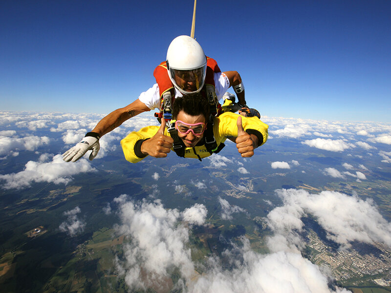 Saut sensationnel en chute libre en tandem à Cerfontaine