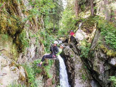 Cofanetto Quattro opzioni, un’avventura: e-Bike, Tarzaning, Canyoning e Via Ferrata in Val di Sole per 2