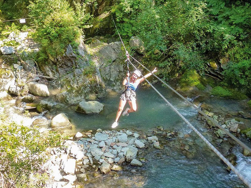 Quattro opzioni, un’avventura: e-Bike, Tarzaning, Canyoning e Via Ferrata in Val di Sole per 2