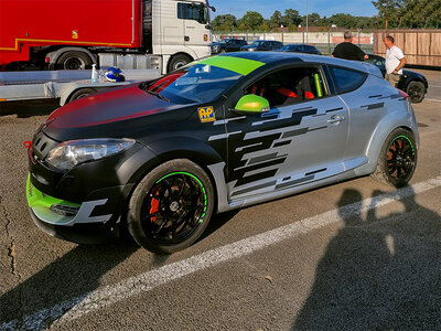 Doos 2 rondes meerijden in een Renault Megane RS III in Zolder