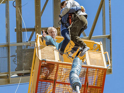 Caja ¡Diversión en Barcelona! 1 salto de bungee en tándem para 2 personas