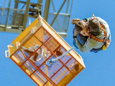 ¡Diversión en Barcelona! 1 salto de bungee en tándem para 2 personas