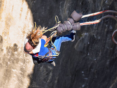 Caja regalo ¡Diversión en Barcelona! 1 salto de bungee en tándem para 2 personas