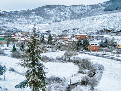 Caja regalo 1 noche en Apartamentos Real Valle de Ezcaray 3* y visita a bodega con cata en La Rioja