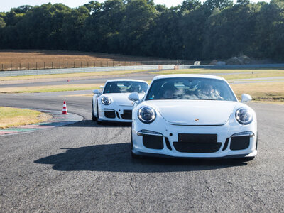 Stage de pilotage : 4 tours sur le circuit de La Ferté-Gaucher en Porsche 991 GT3