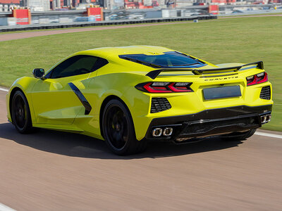 Stage de pilotage : 5 tours sur le circuit de Pont-l'Évêque en Corvette C8