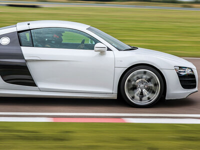 Coffret Stage de pilotage : 4 tours sur le circuit de Croix-en-Ternois en Audi R8 V10