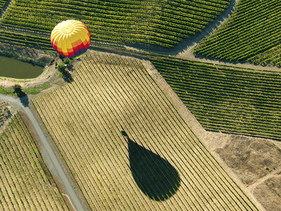 Cofanetto regalo 1 esclusivo volo in mongolfiera con fondo trasparente sopra i cieli della Toscana