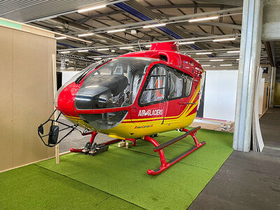 Nervenkitzel am Steuer eines Hubschrauber-Simulators im Kanton Zürich