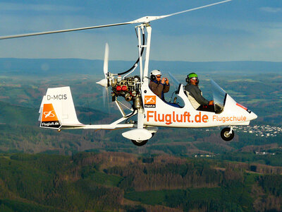 Cofanetto Volo introduttivo in autogiro di 1h vicino a Colonia