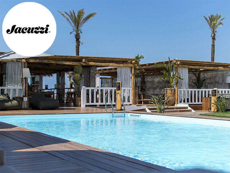 Lusso a Baia Felice: 1 notte con Spa Jacuzzi® presso il Cumeja Beach Club 4*