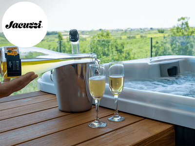 Cofanetto regalo Romantiche coccole in Abruzzo: 1 notte di lusso con vasca Jacuzzi® e Prosecco in camera