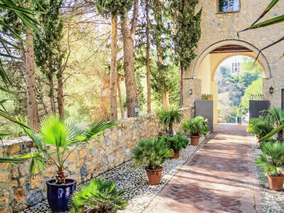 2 noches en el Castillo de Monda con desayuno para 2 personas