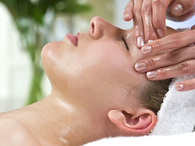 Avkopplande ansiktsbehandling i Sundbyberg (30 min.)