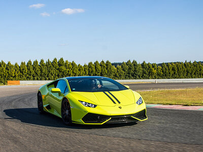 Coffret Stage de pilotage multivolant : 2 tours en Lamborghini Huracán et 2 tours en Ferrari F8 sur le circuit de Croix-en-Ternois