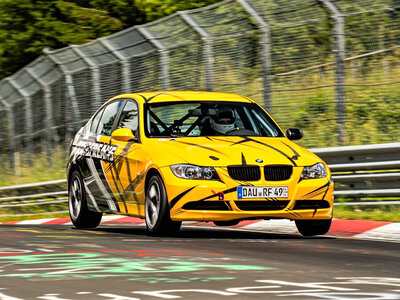 Box Fahrt im BMW E90 325i V4 auf der Nürburgring Nordschleife für 1 Person