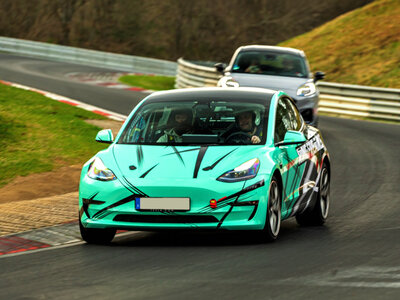 1 Runde im Tesla, VW oder BMW auf der Nürburgring Nordschleife für 1